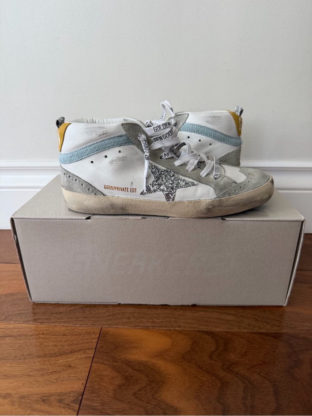 Golden Goode mid star classic sneakers. Size 37